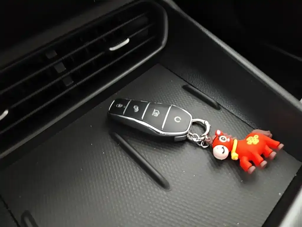 BYD Seal 05 DM-i — фото 6