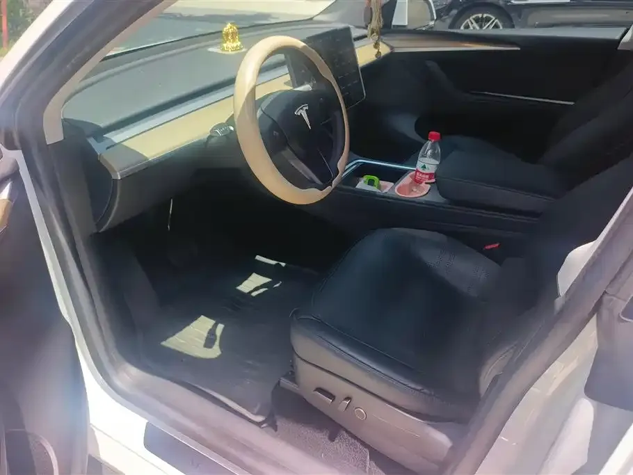Tesla Model Y — фото 7