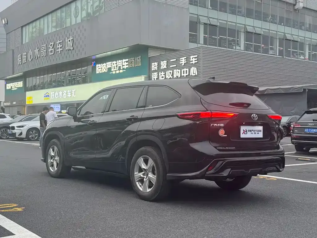 Toyota Highlander — фото 2