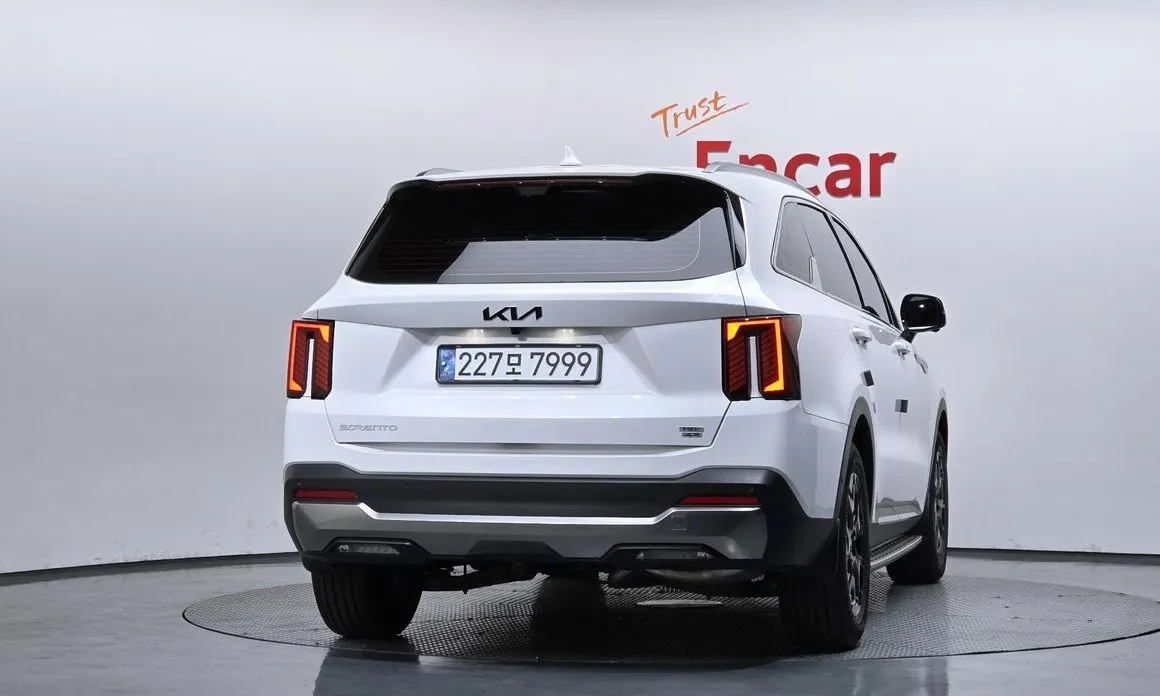 Kia Sorento — фото 6