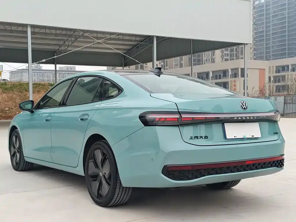 Volkswagen Passat — фото 3