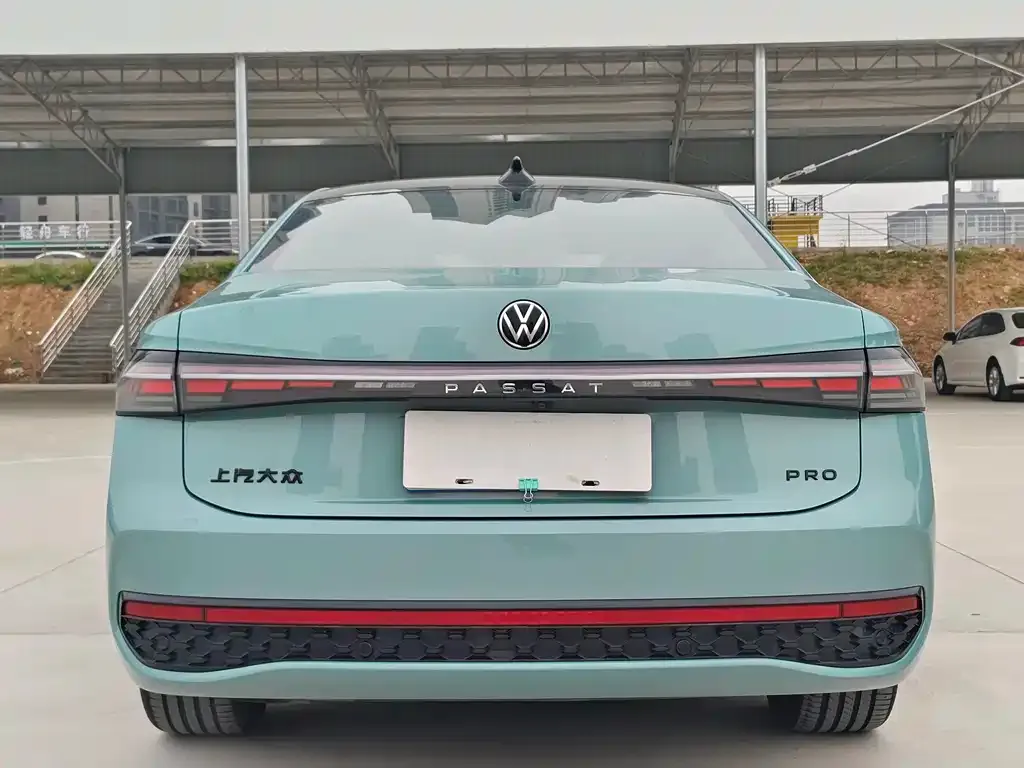 Volkswagen Passat — фото 9