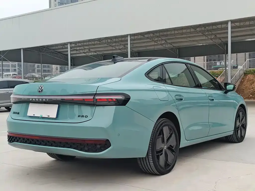 Volkswagen Passat — фото 2