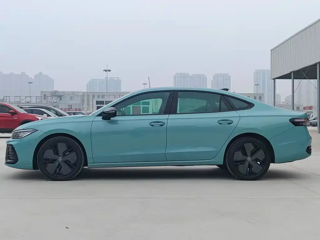 Volkswagen Passat — фото 10
