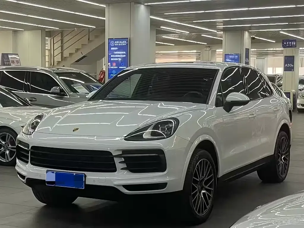 Porsche Cayenne — фото 1