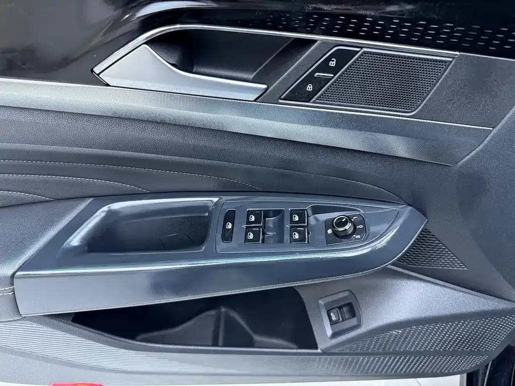 Volkswagen Passat — фото 10