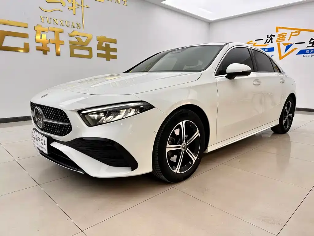 Mercedes-Benz A-Class 2023 из CN, фото 1