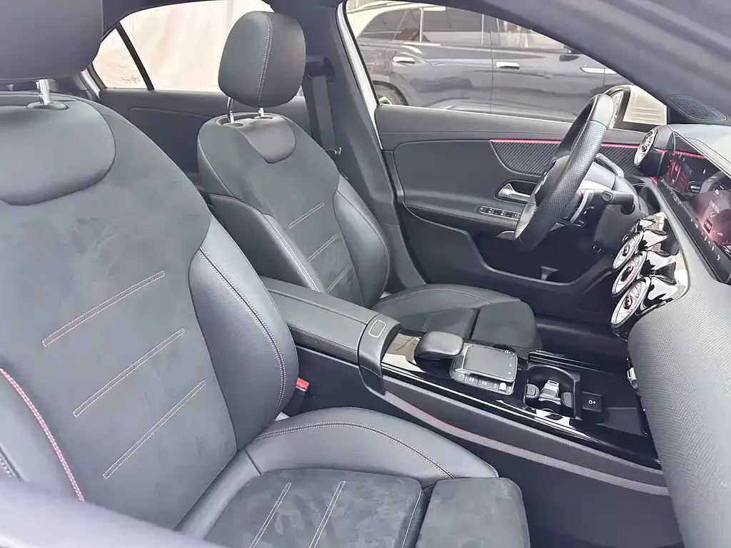 Mercedes-Benz A-Class 2023 из CN, фото 6