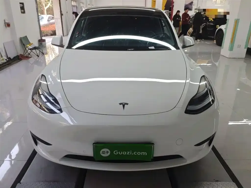 Tesla Model Y — фото 8