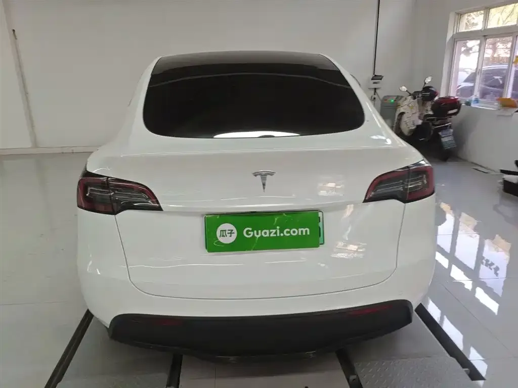 Tesla Model Y — фото 4