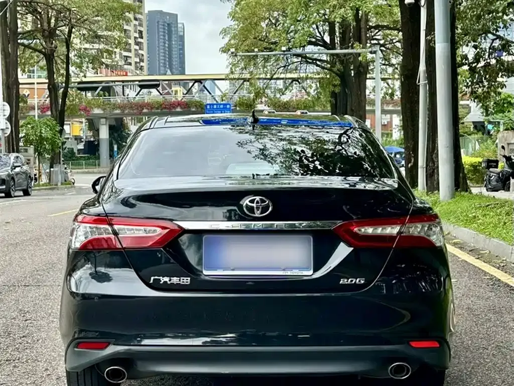 Toyota Camry — фото 9