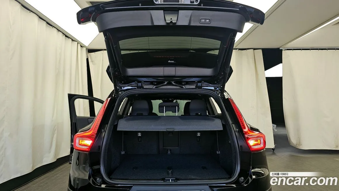 Volvo XC40 2025 из KR, фото 9