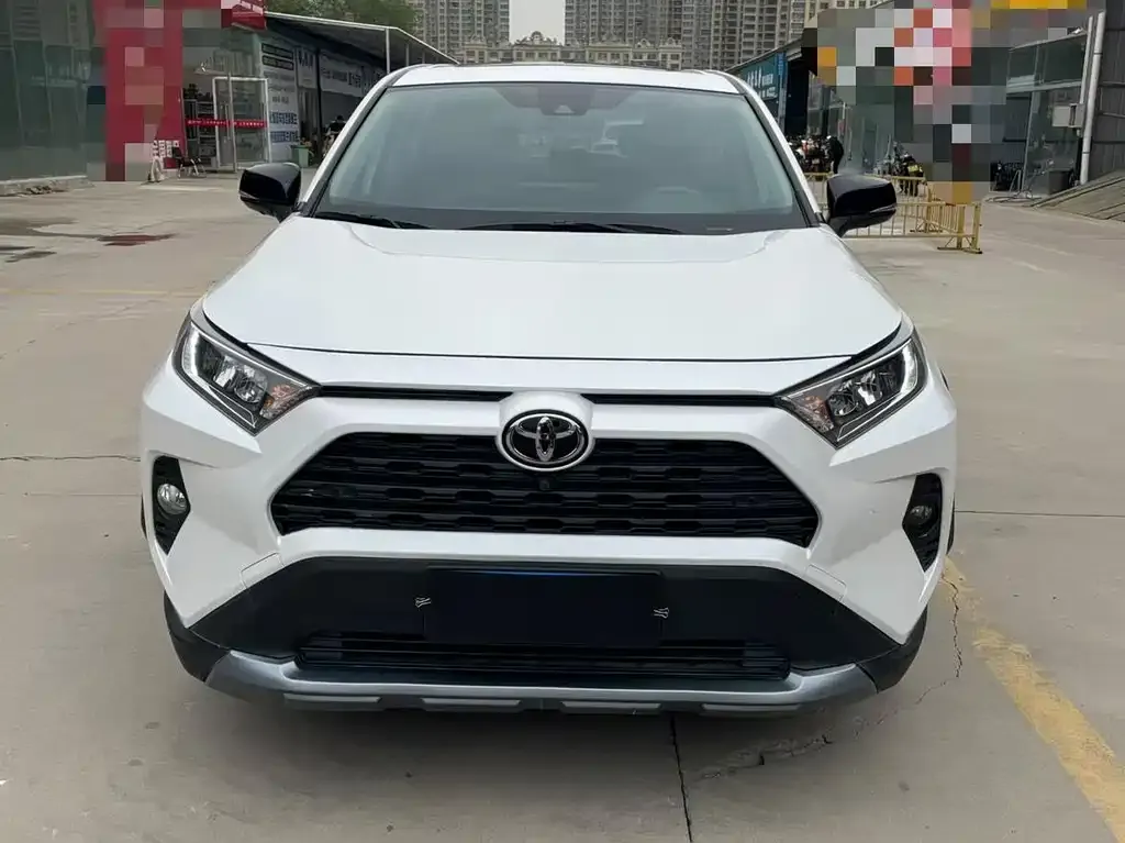 Toyota RAV4 — фото 3