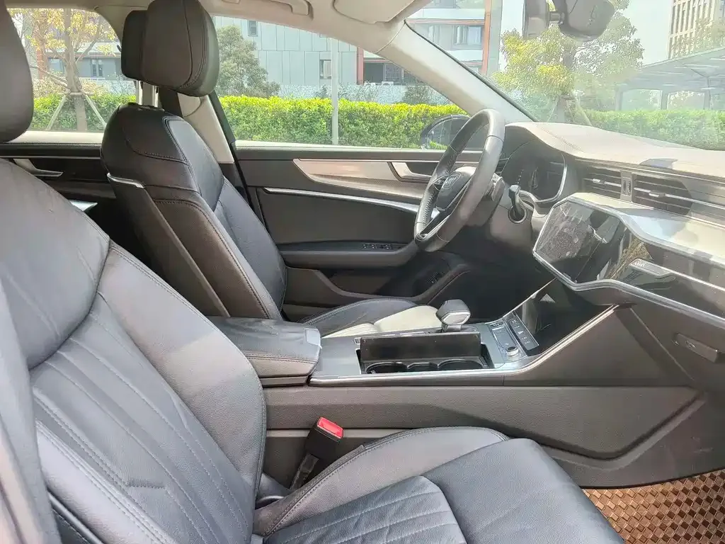 Audi A6L 2021 из CN, фото 7
