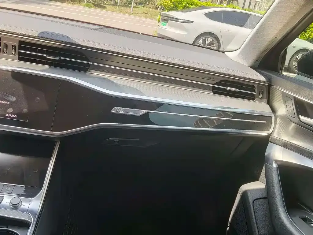 Audi A6L 2021 из CN, фото 2