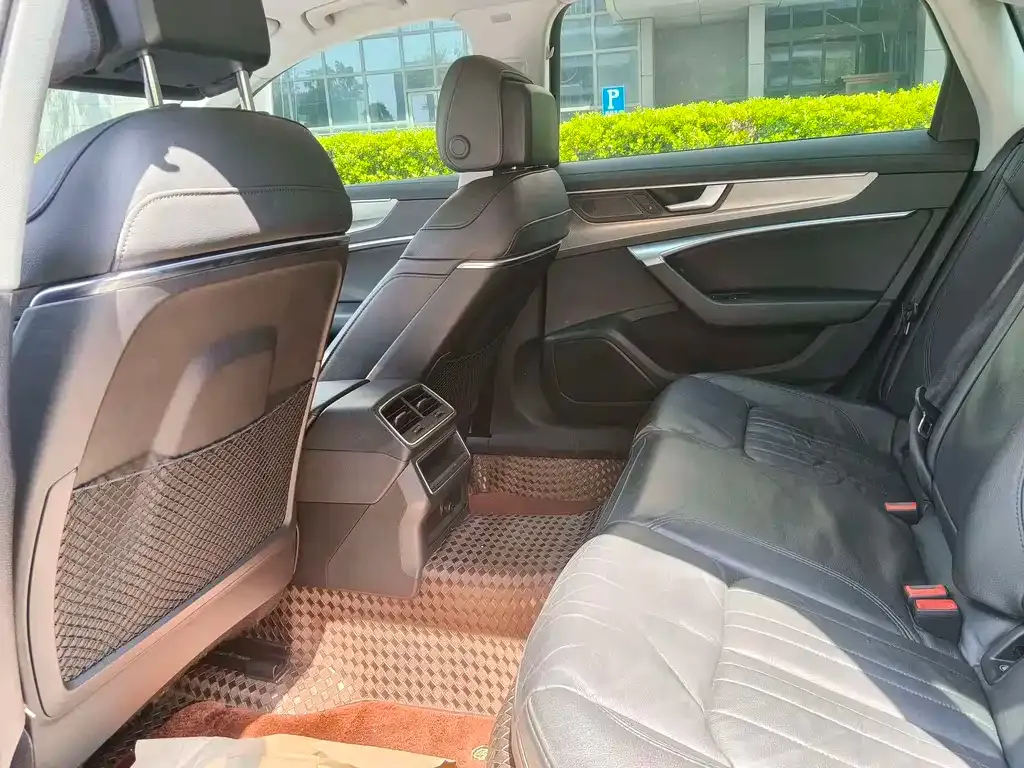 Audi A6L 2021 из CN, фото 5
