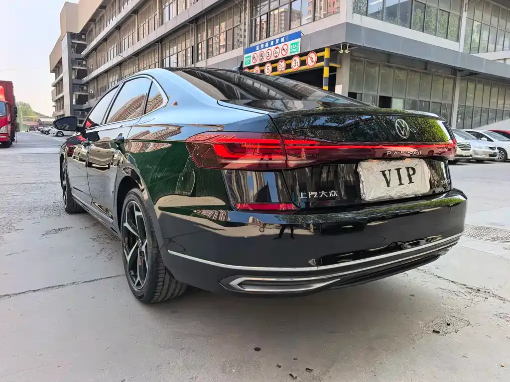 Volkswagen Passat — фото 5