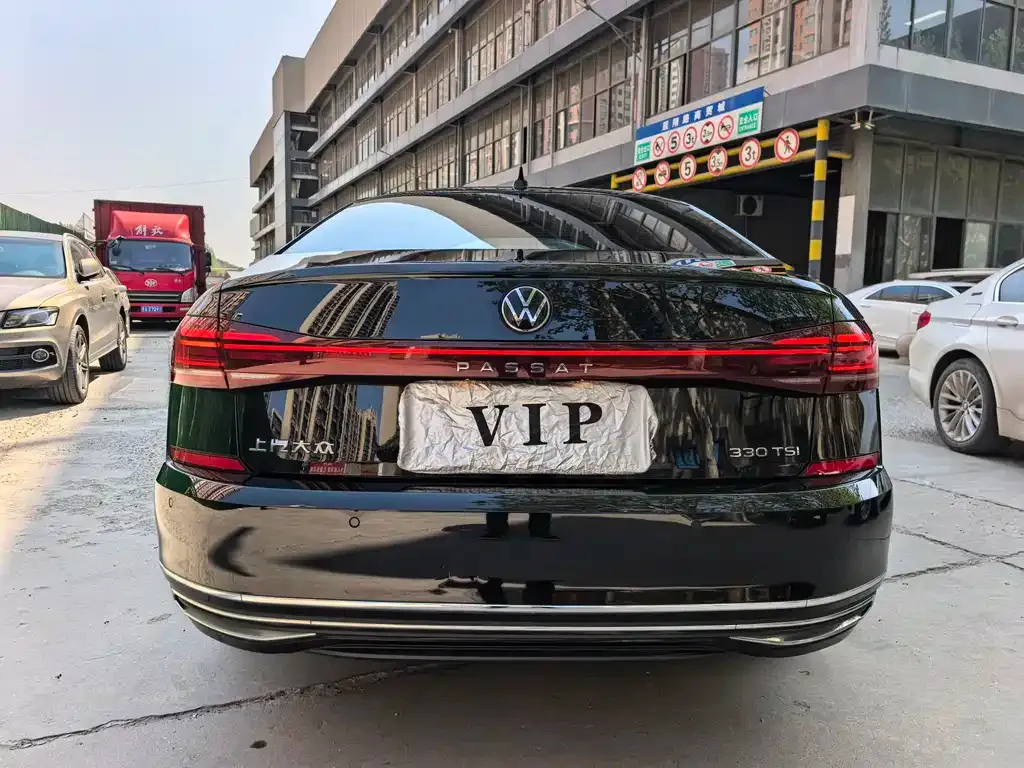 Volkswagen Passat — фото 9