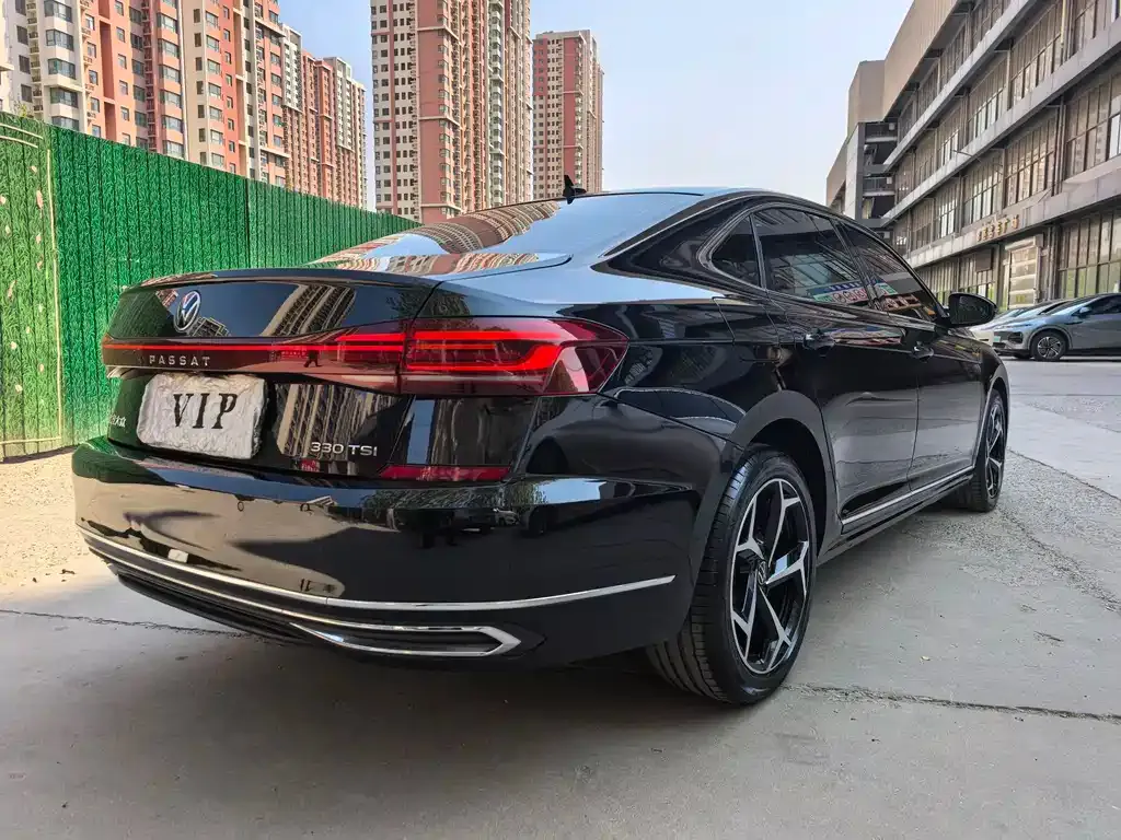 Volkswagen Passat — фото 7