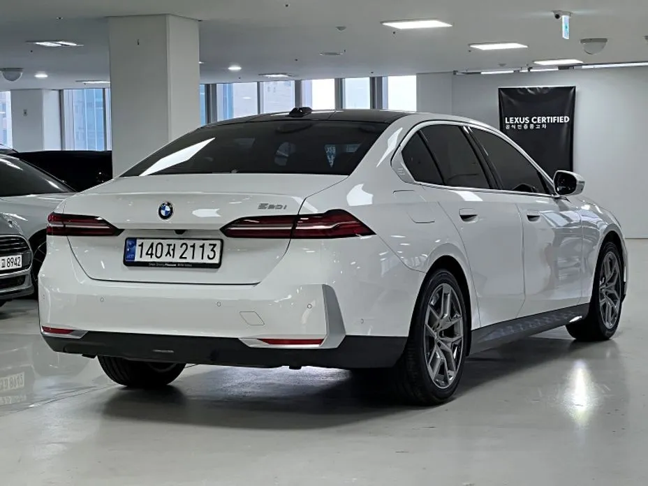 BMW 5-Series 2024 из KR, фото 5