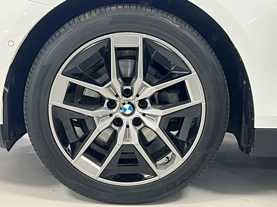BMW 5-Series 2024 из KR, фото 6