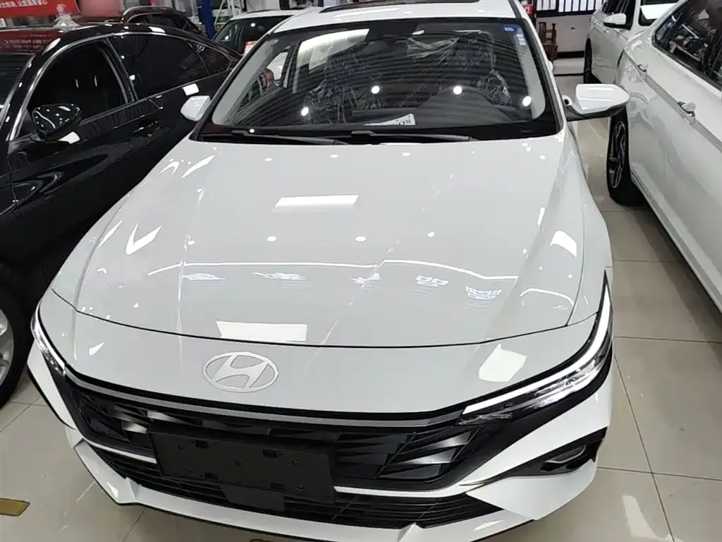 Hyundai Elantra — фото 8