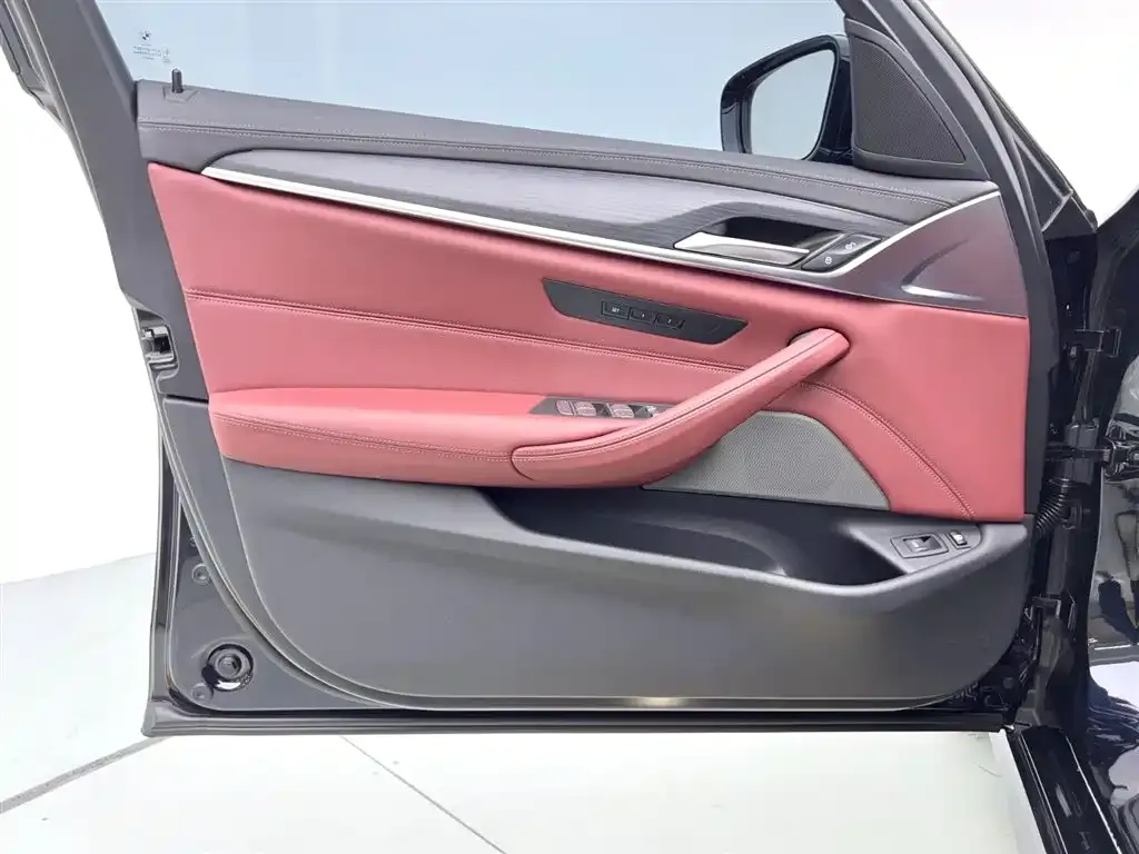 BMW 5 Series New Energy — фото 2