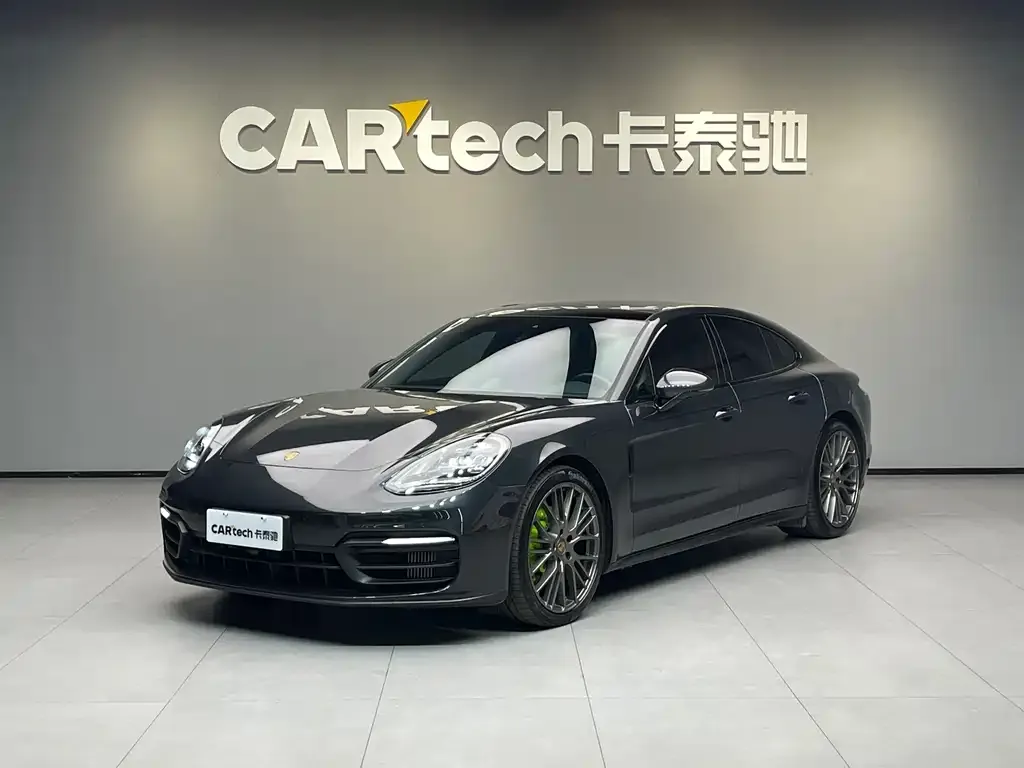 Porsche Panamera — фото 1