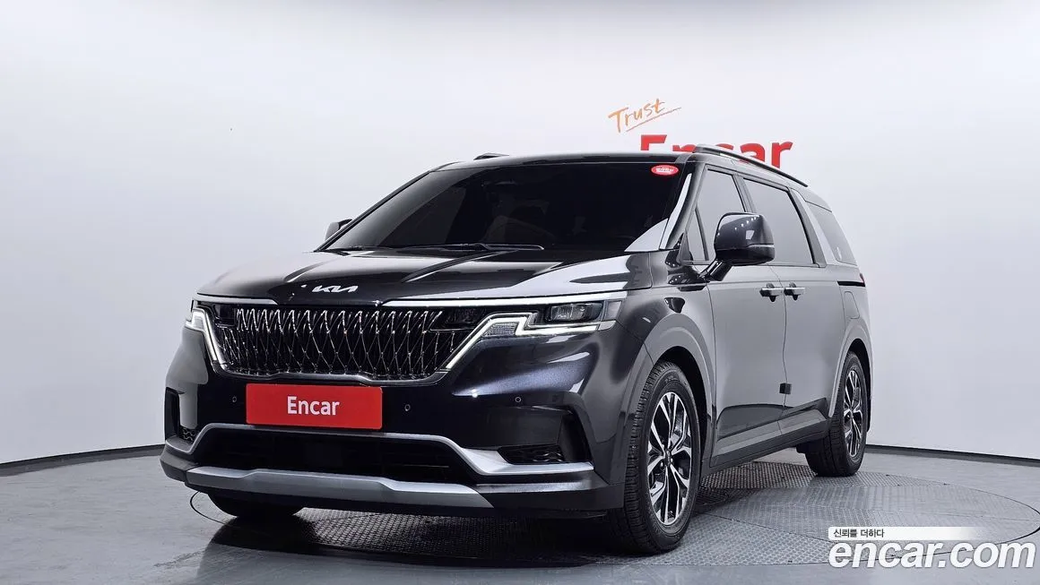 Kia Carnival Gasoline 11-Seater Prestige 1