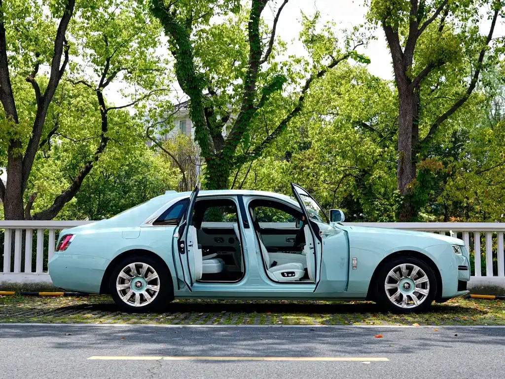 Rolls-Royce Ghost — фото 9