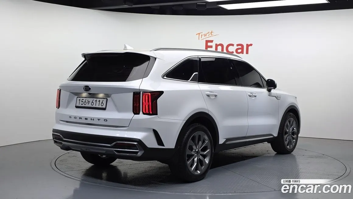 Kia Sorento — фото 10
