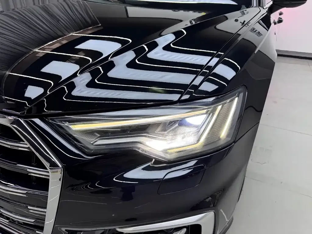 Audi A6L — фото 8