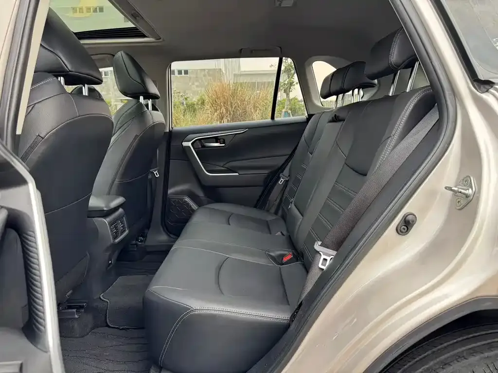 Toyota Wildlander 2021 из CN, фото 5