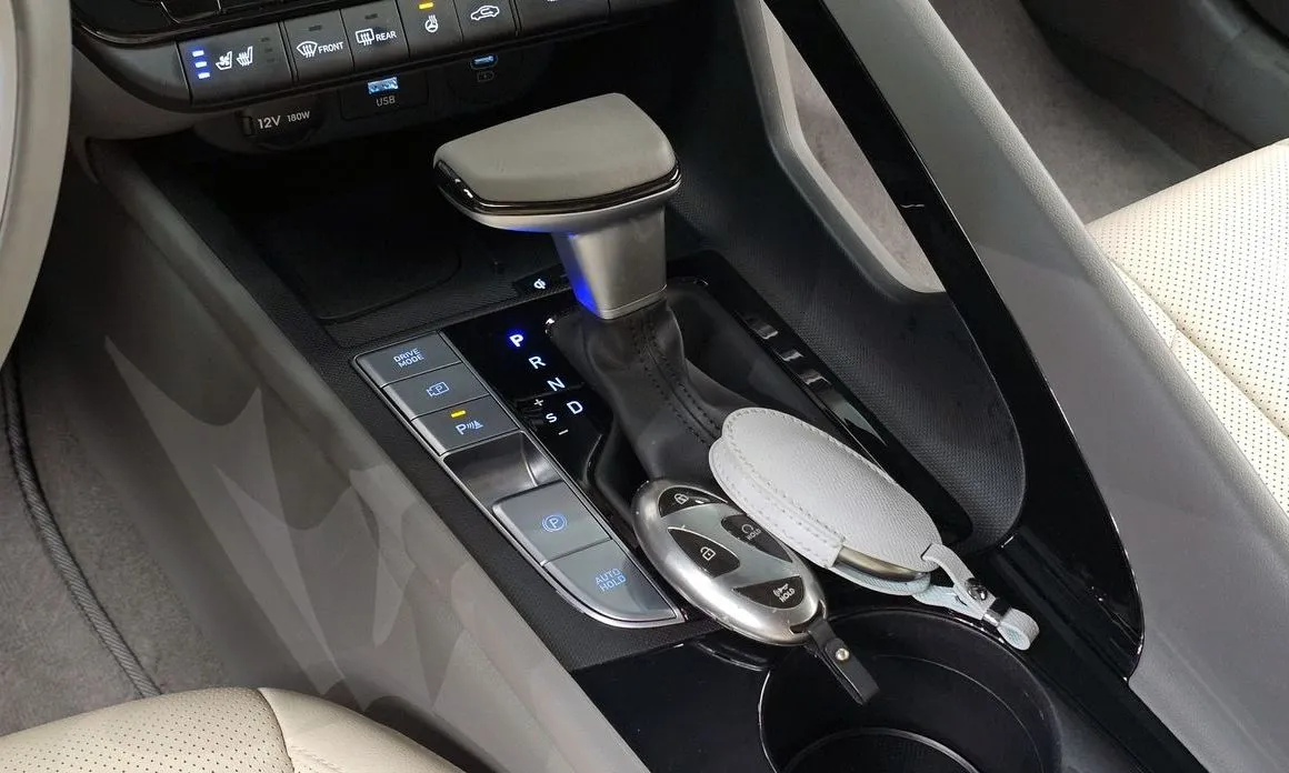 Hyundai AVANTE 2024 из KR, фото 6