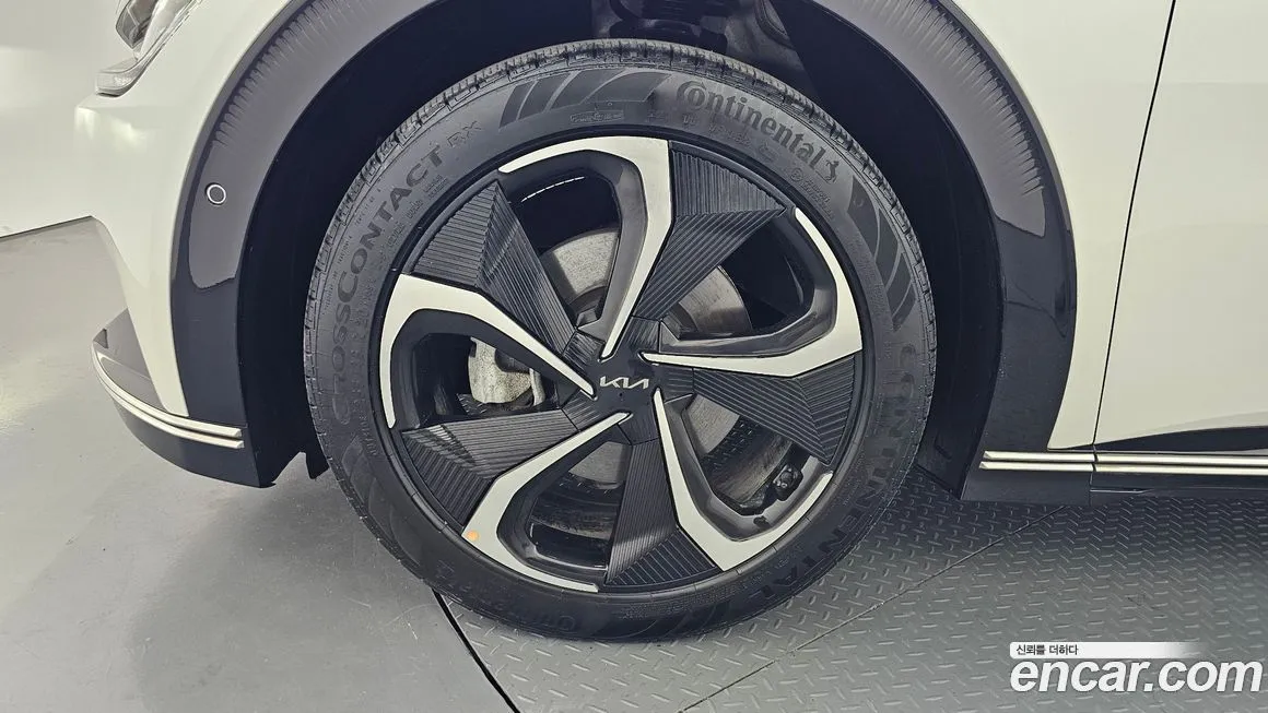 Kia EV6 — фото 10