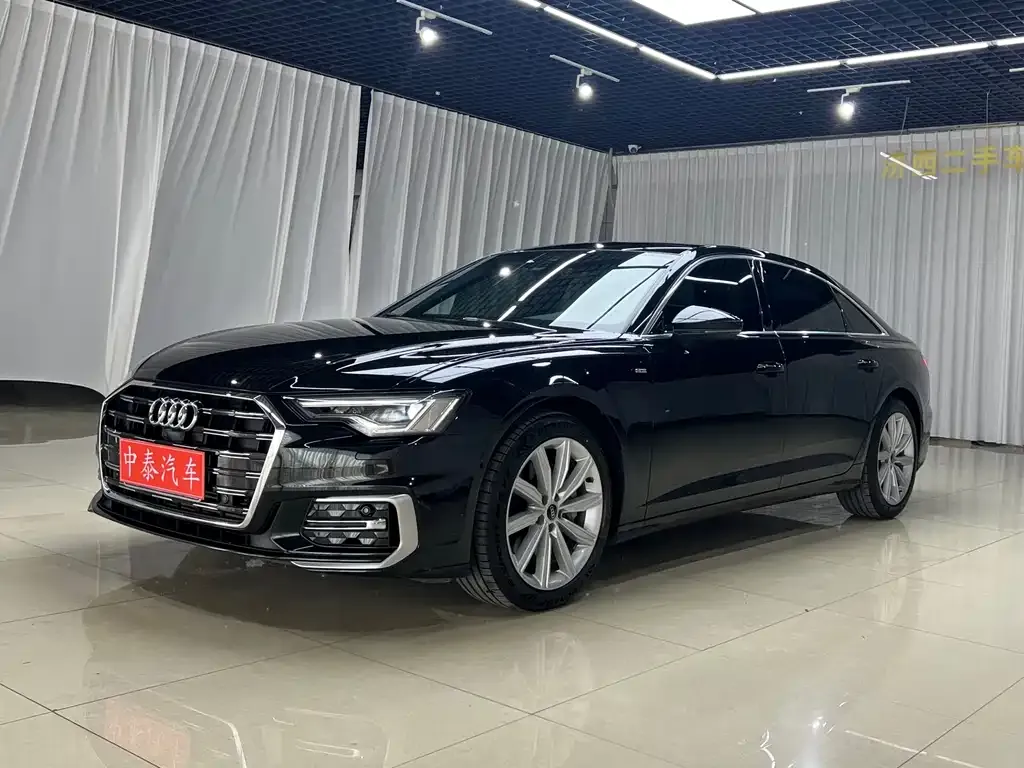 Audi A6L — фото 1