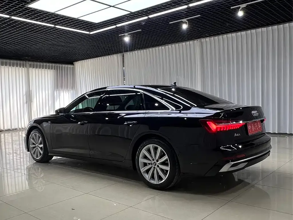 Audi A6L — фото 7