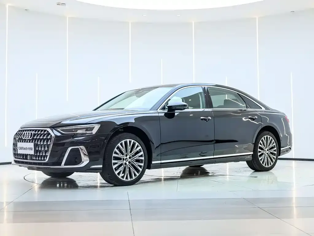 Audi A8 — фото 1