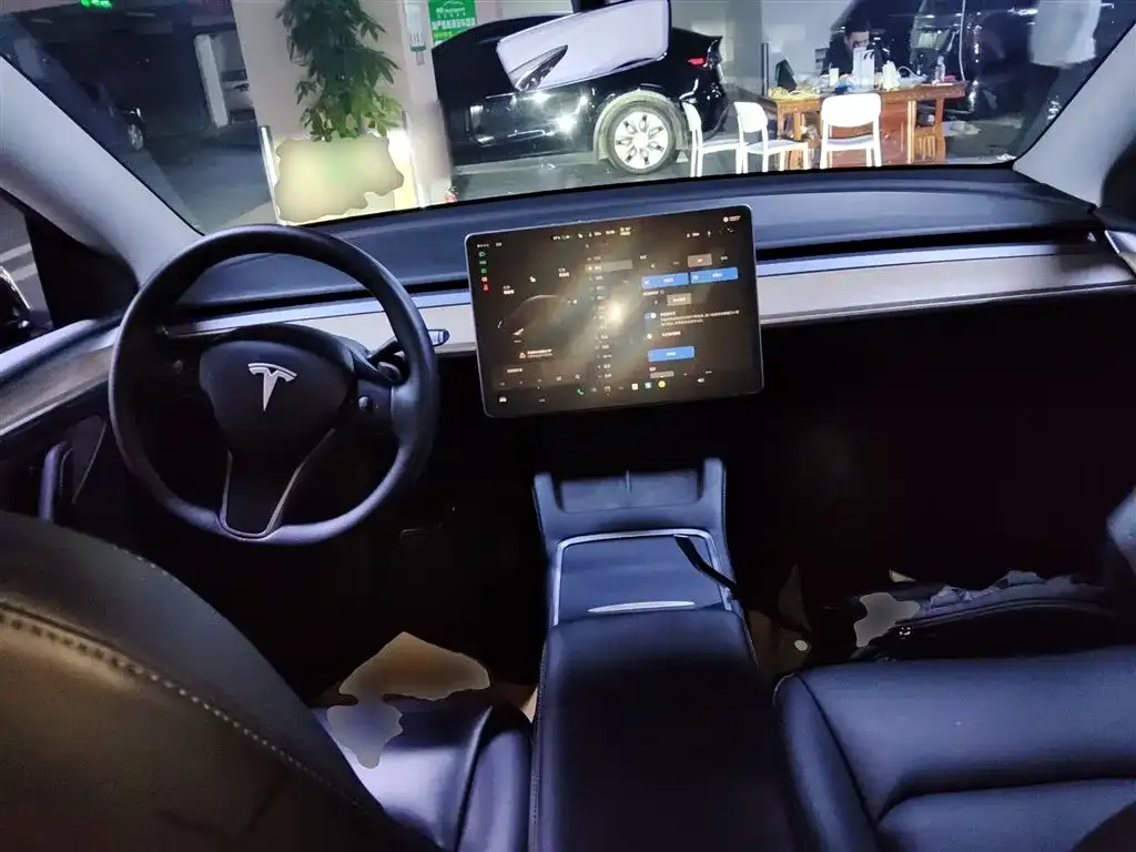 Tesla Model Y — фото 4