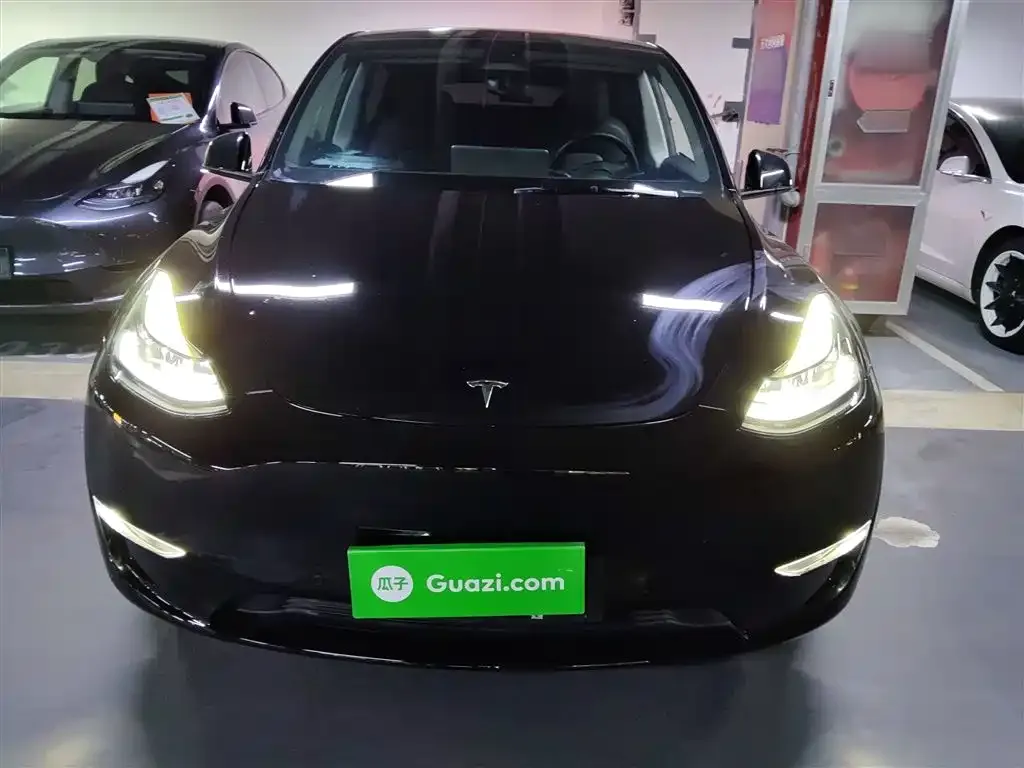 Tesla Model Y — фото 9
