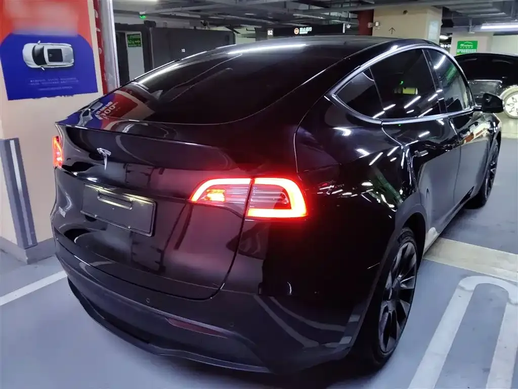 Tesla Model Y — фото 8