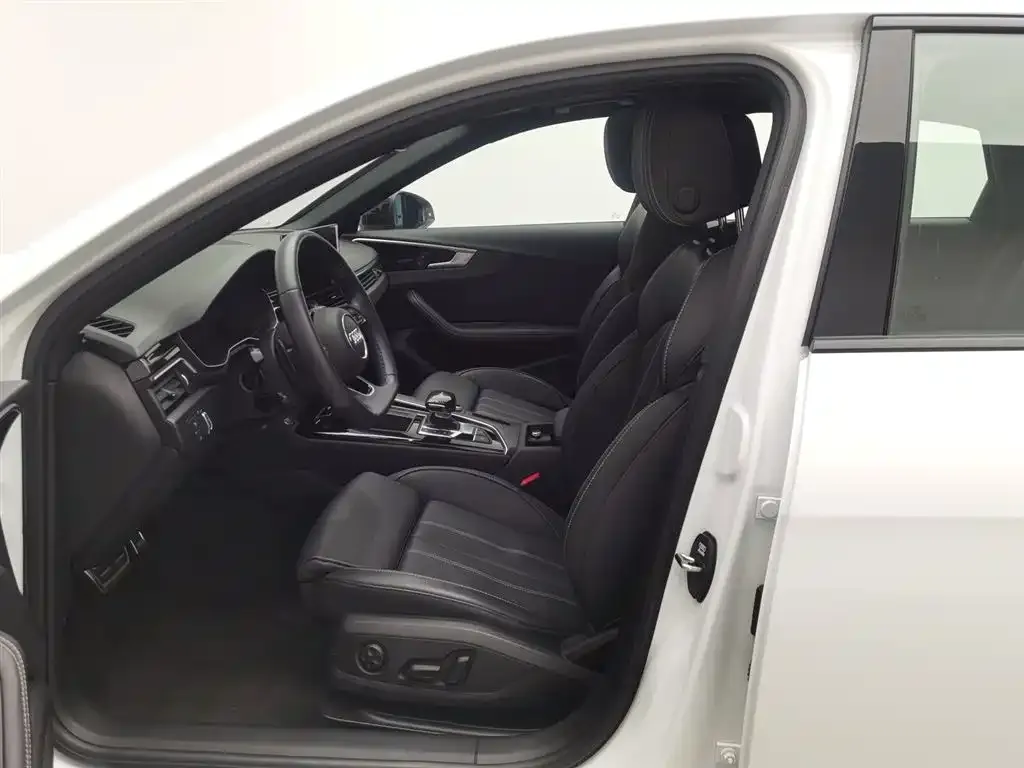 Audi A4L 2023 из CN, фото 10