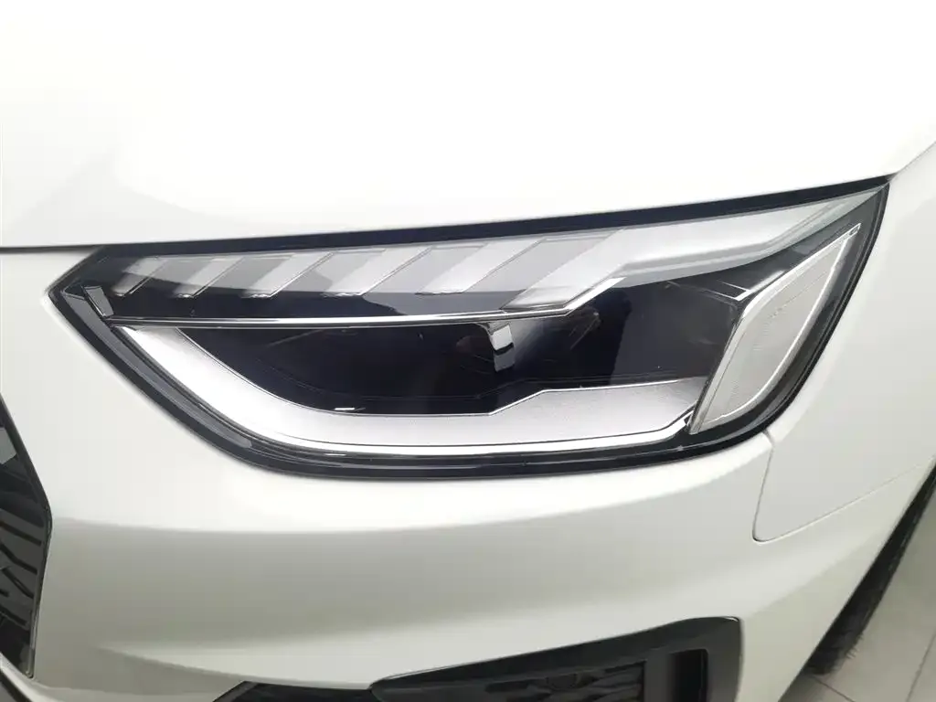 Audi A4L 2023 из CN, фото 5