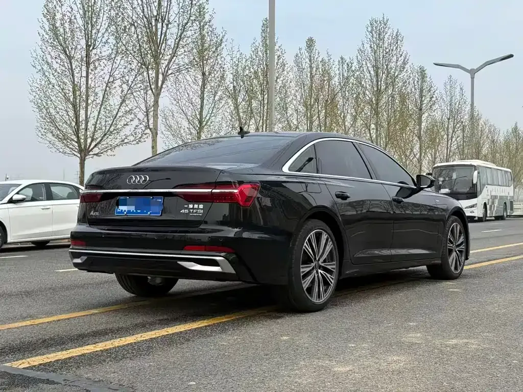 Audi A6L 2025 из CN, фото 8
