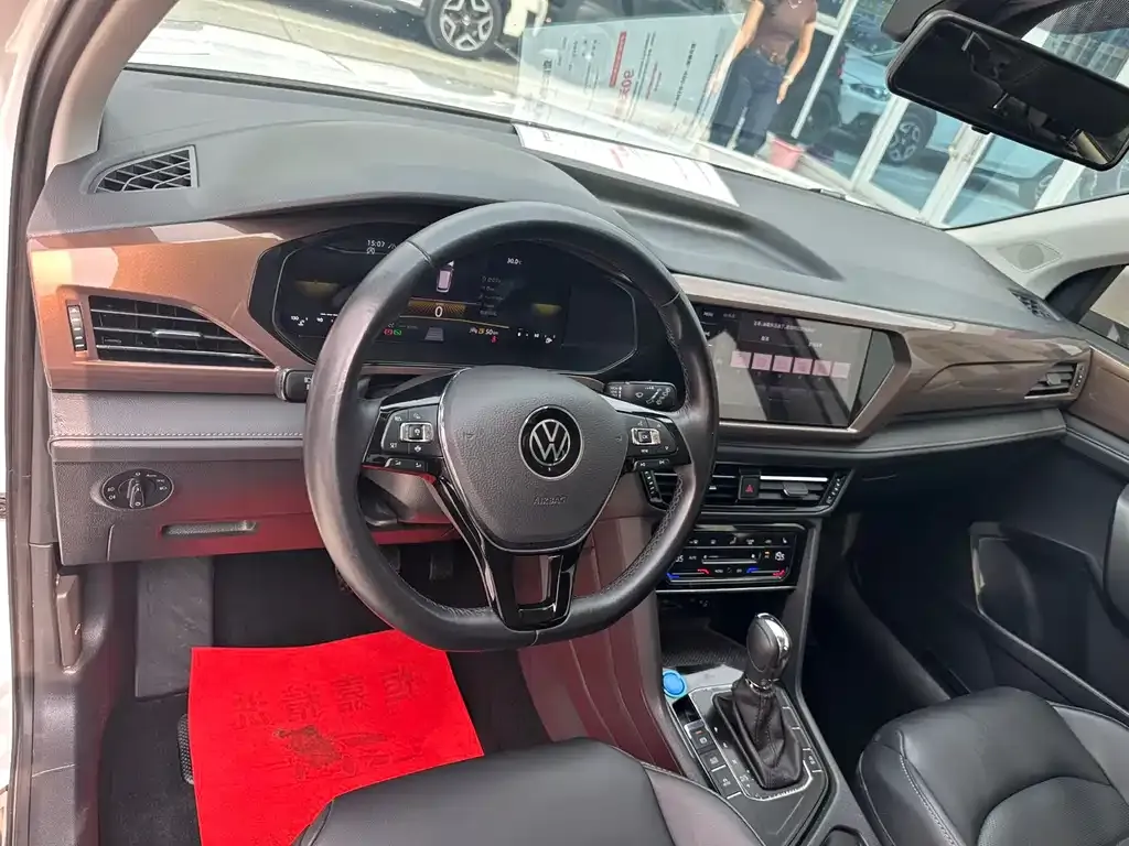 Volkswagen Tharu — фото 3