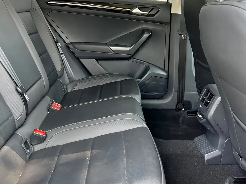 Volkswagen T-Roc 2023 из CN, фото 6