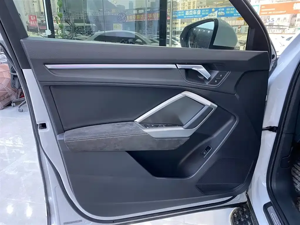 Audi Q3 2021 из CN, фото 10