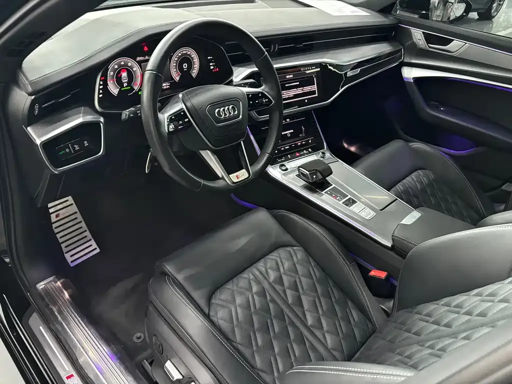 Audi A6L — фото 6