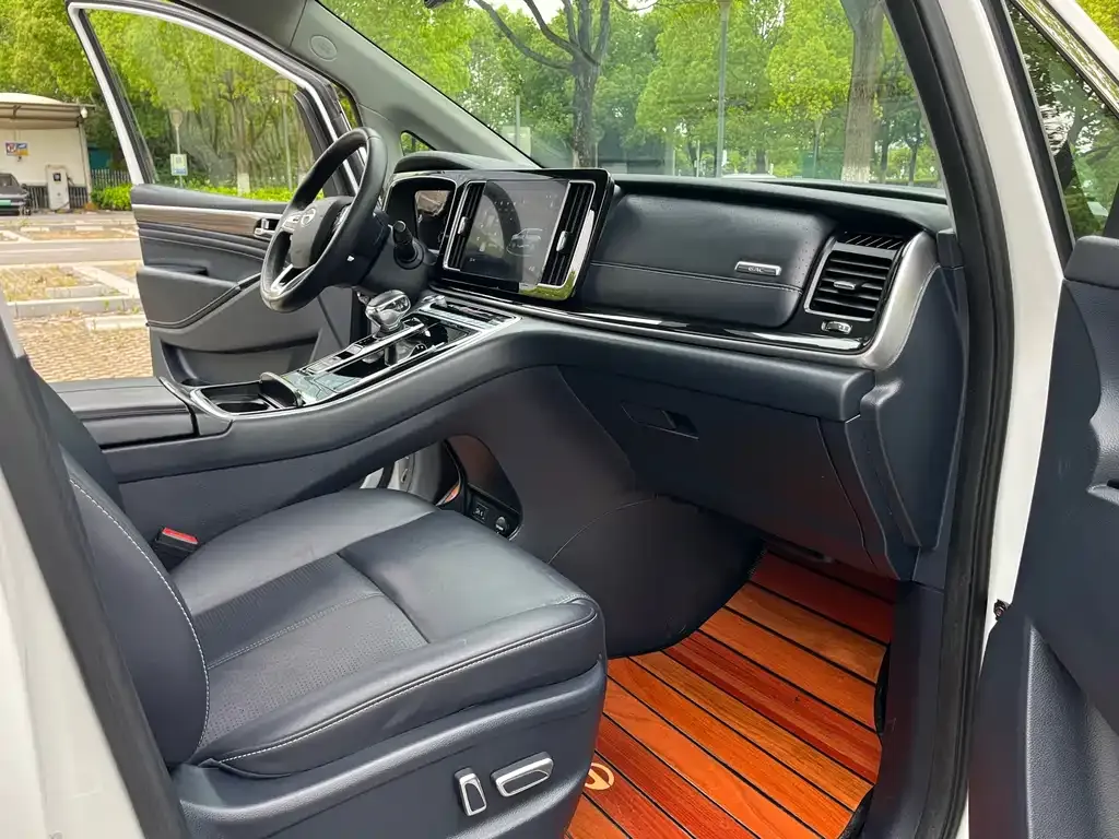 GAC Motor Trumpchi M8 — фото 5