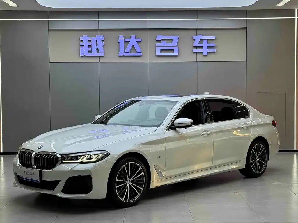 BMW 5 Series — фото 1